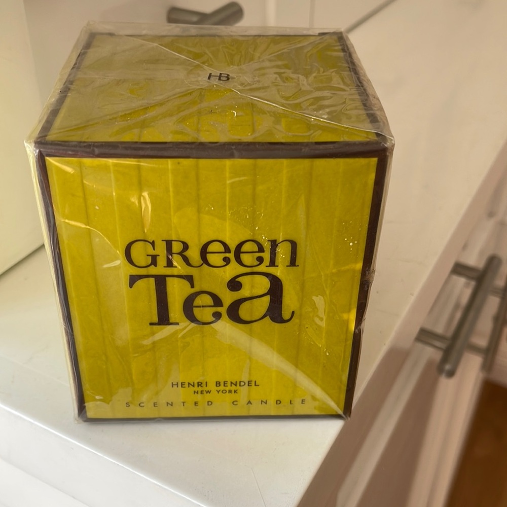 Henri Bendel Scented Candle Green Tea Scent - RARE!